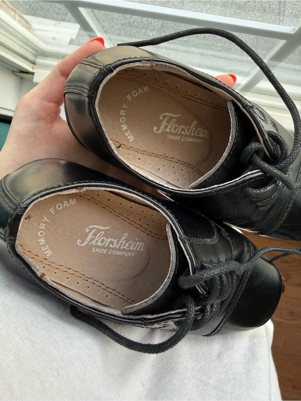 FLORSHEIM SIZE 10 BOYS DRESS SHOES